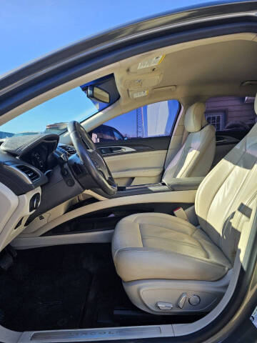 2017 Lincoln MKZ Select