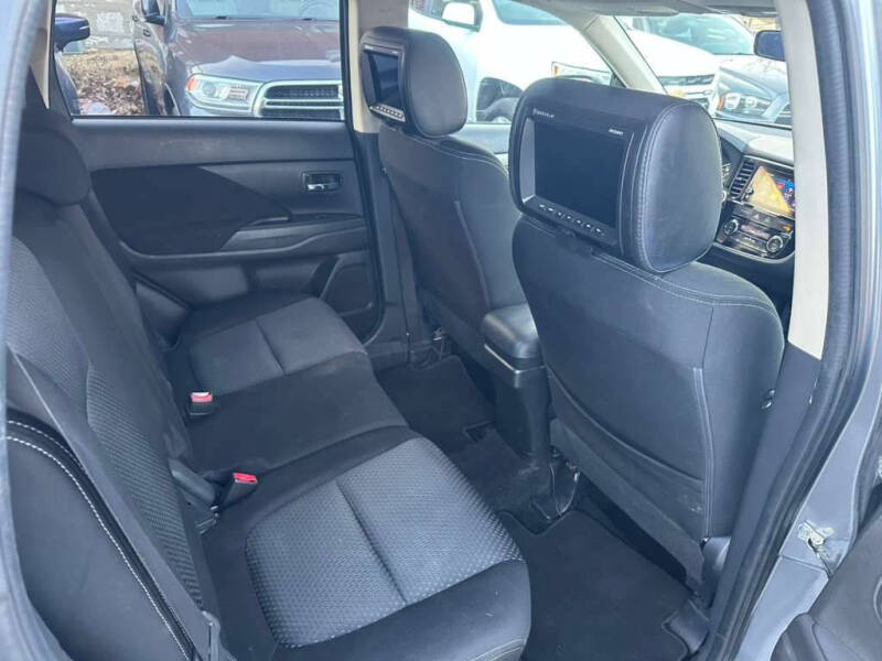 2017 Mitsubishi Outlander SE