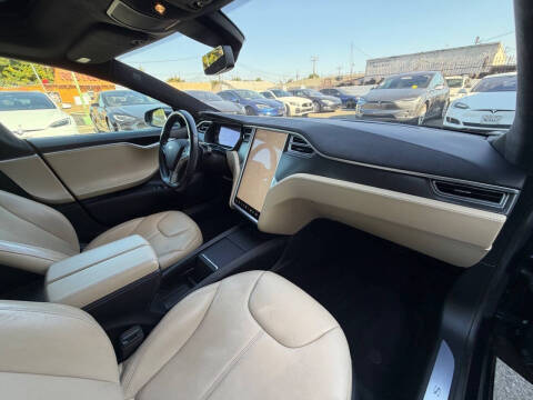 2015 Tesla Model S 85D