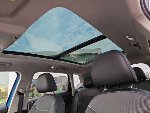 2025 Volkswagen Taos SE Black