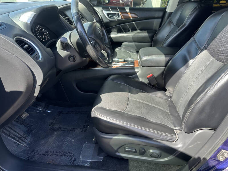 2020 Nissan Pathfinder Platinum