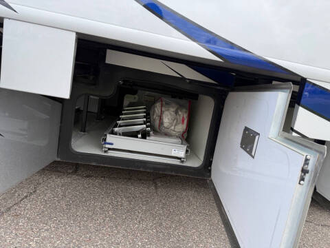 2019 Freightliner XCM Chassis