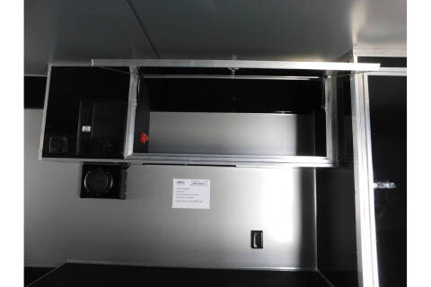 2026 Haulmark Edge Pro 48' Full Bathroom