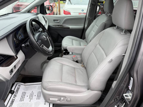2016 Toyota Sienna XLE Premium 7-Passenger