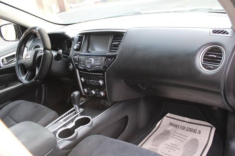 2017 Nissan Pathfinder Platinum