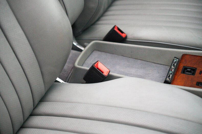 1986 Mercedes-Benz 560-Class 560 SL