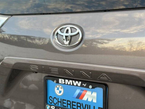 2013 Toyota Sienna SE 8-Passenger