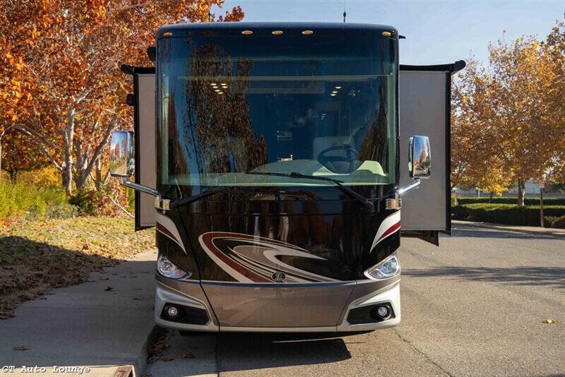 2016 Freightliner XCM Chassis