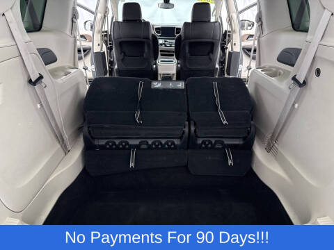 2017 Chrysler Pacifica Touring-L