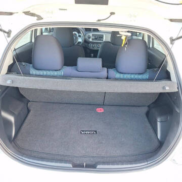 2012 Toyota Yaris 5-Door SE