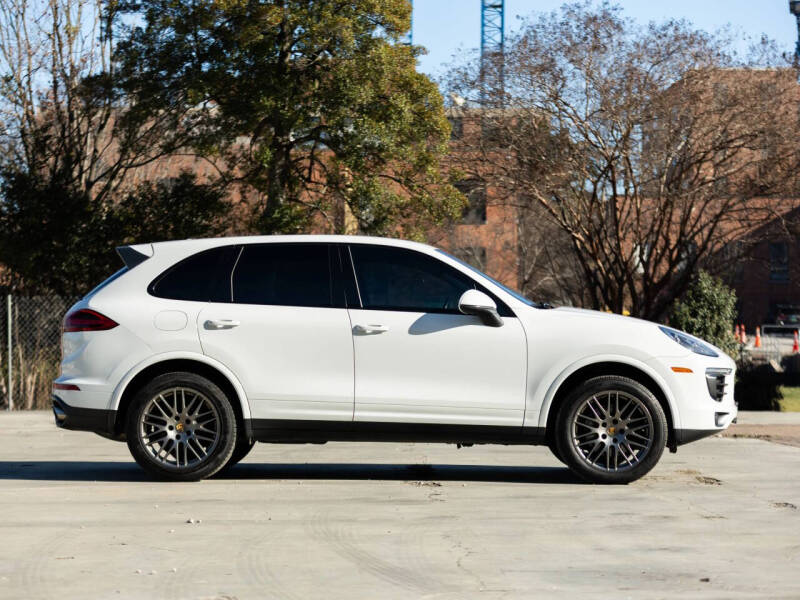 2017 Porsche Cayenne Platinum Edition