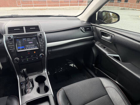 2016 Toyota Camry SE
