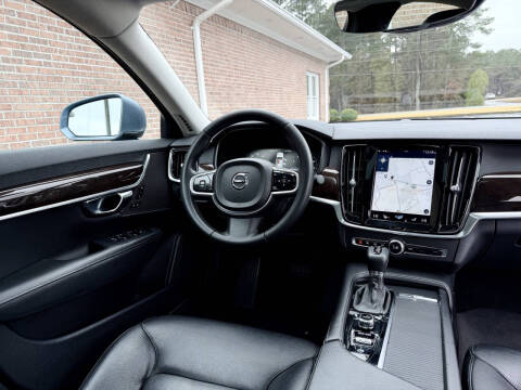 2017 Volvo S90 T5 Momentum