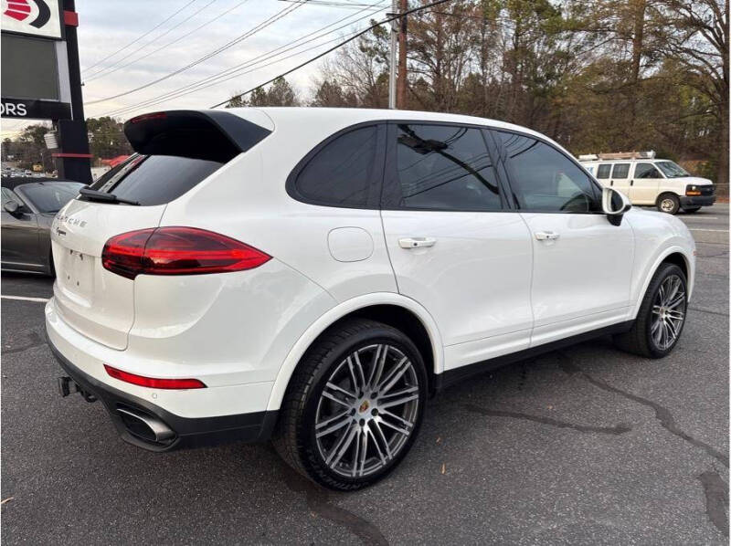 2017 Porsche Cayenne Platinum Edition