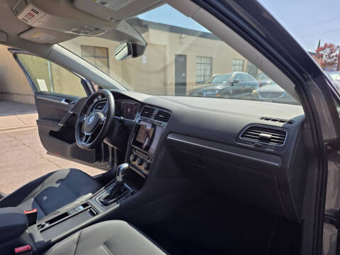 2018 Volkswagen e-Golf SEL Premium