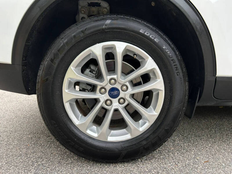 2022 Ford Escape SE