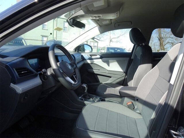 2024 Volkswagen Taos SE 4Motion