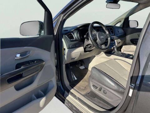 2017 Kia Sedona LX
