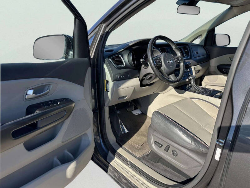 2017 Kia Sedona LX