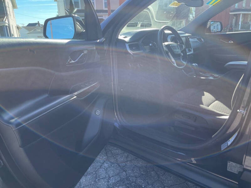 2017 GMC Acadia SLE-2