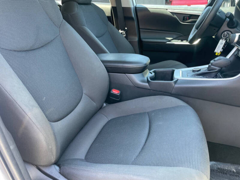 2023 Toyota RAV4 Hybrid LE