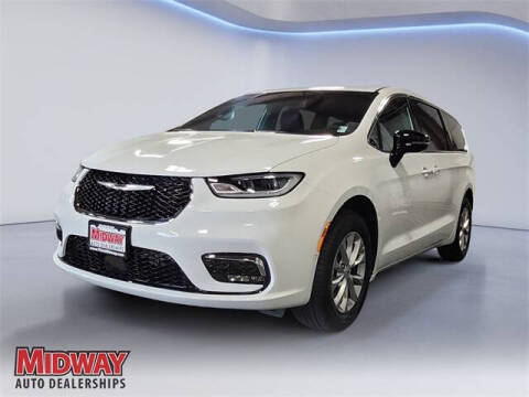 2025 Chrysler Pacifica for sale at MIDWAY CHRYSLER DODGE JEEP RAM in Kearney NE