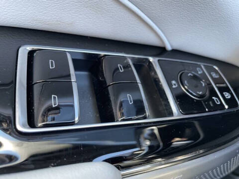 2025 Cadillac LYRIQ Luxury 3