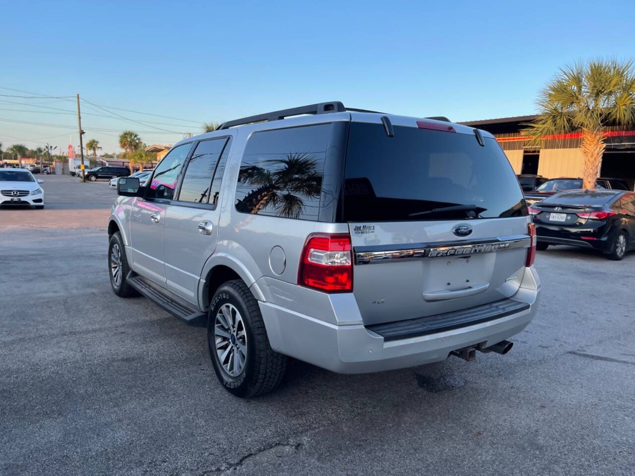 2017 Ford Expedition for sale at SMART CHOICE AUTO in Pasadena, TX