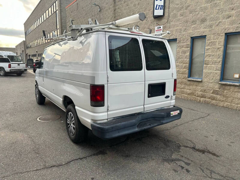 2010 Ford E-Series E-250