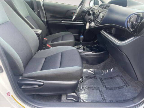 2016 Toyota Prius c Two