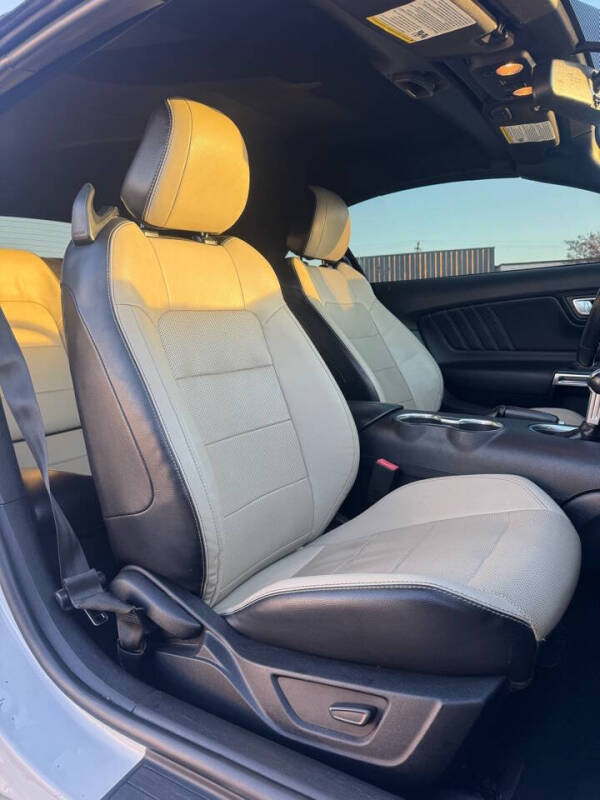 2020 Ford Mustang EcoBoost Premium