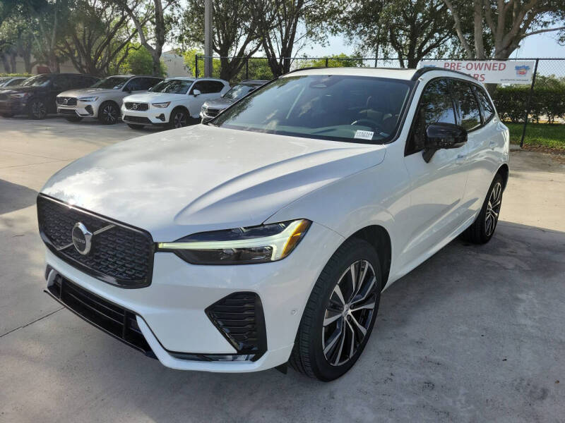 2023 Volvo XC60 B5 Plus Dark Theme