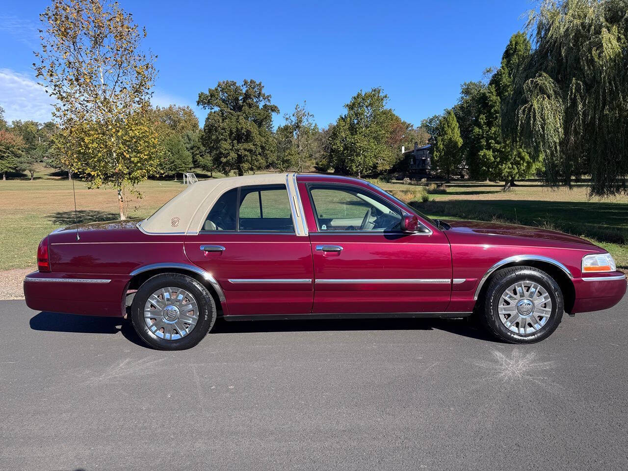 2005 Mercury Grand Marquis 26