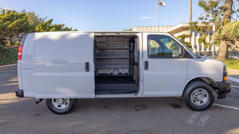 2023 Chevrolet Express 2500