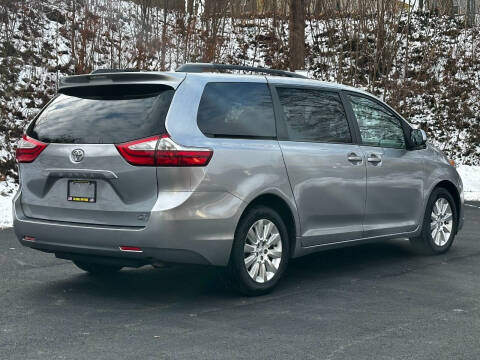 2015 Toyota Sienna LE 7-Passenger