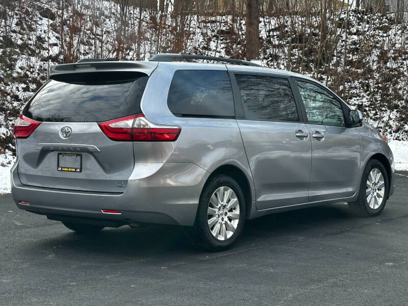 2015 Toyota Sienna LE 7-Passenger