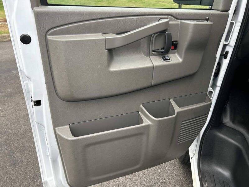 2023 GMC Savana 2500