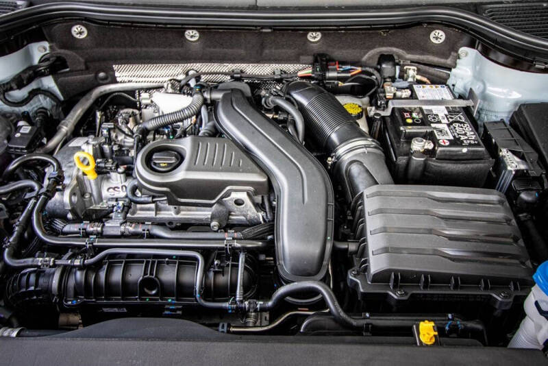 2026 Volkswagen Taos SE Black