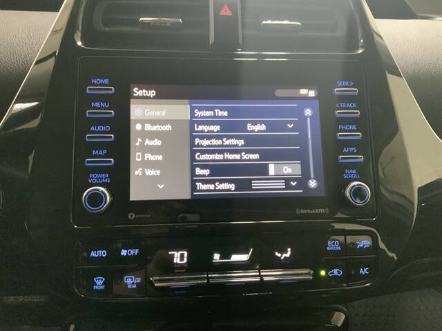 2022 Toyota Prius LE