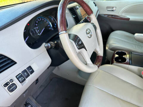 2011 Toyota Sienna Limited 7-Passenger