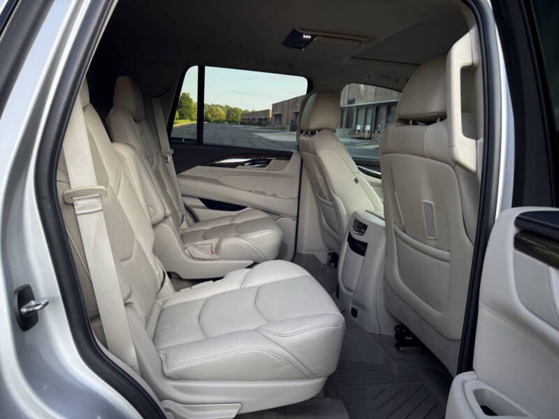 2018 Cadillac Escalade Luxury