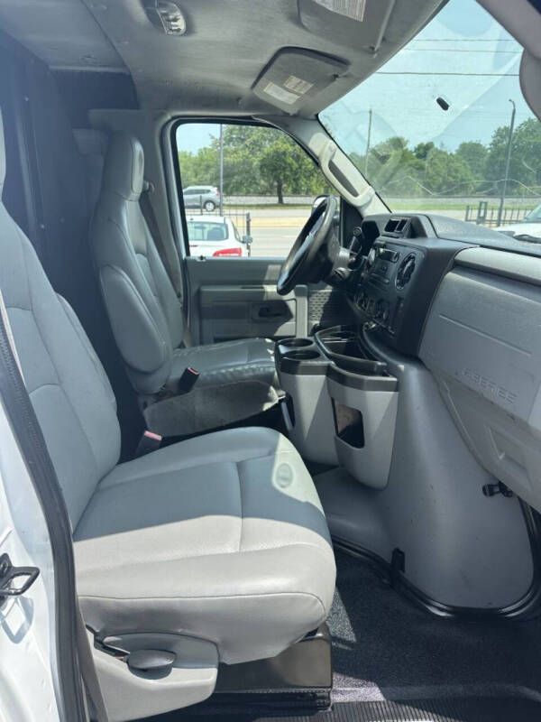 2014 Ford E-Series E-150