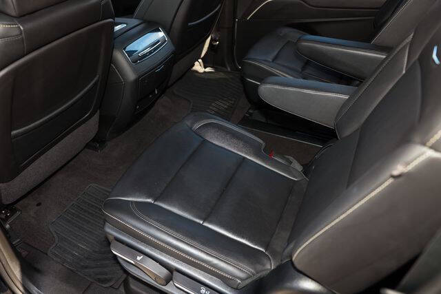 2023 Cadillac Escalade ESV Luxury