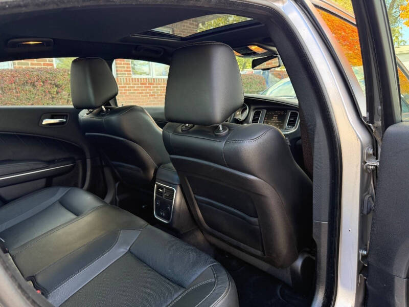 2015 Dodge Charger SXT