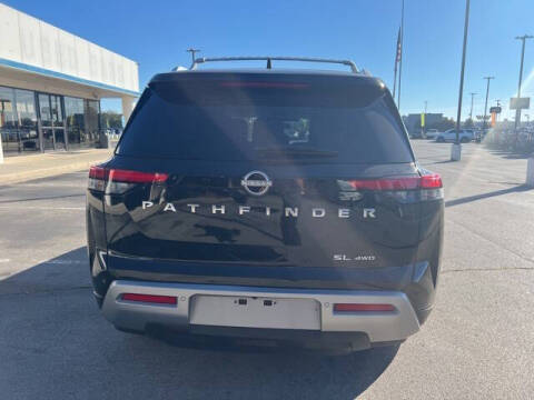 2024 Nissan Pathfinder SL