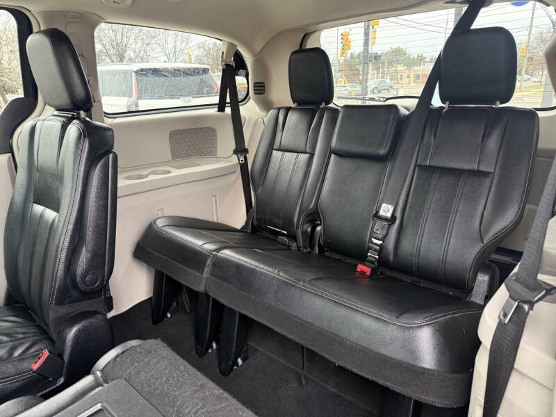 2014 Chrysler Town and Country Touring