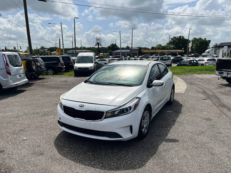 2017 Kia Forte LX's photo