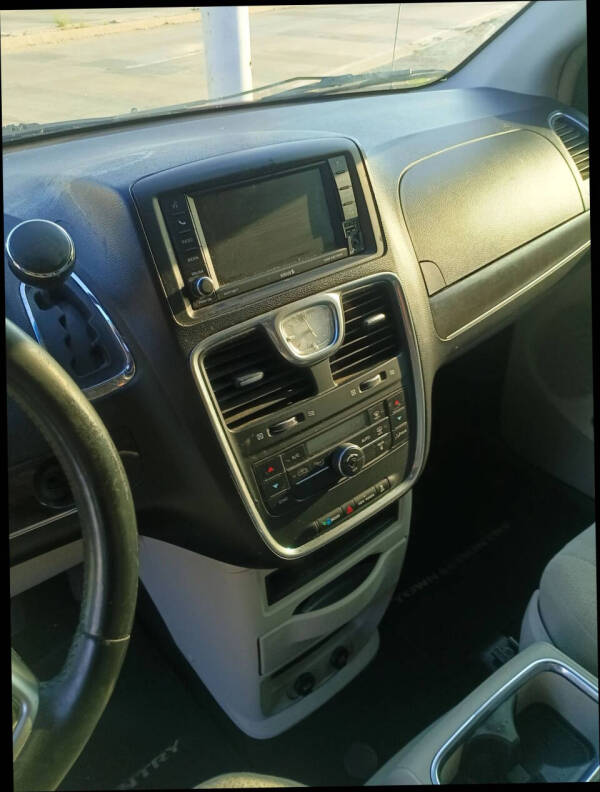 2012 Chrysler Town and Country Touring