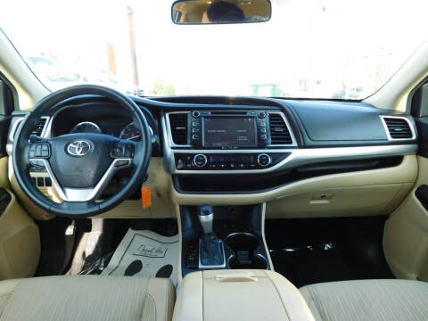 2016 Toyota Highlander LE Plus