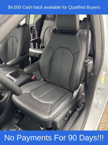 2026 Chrysler Pacifica Select